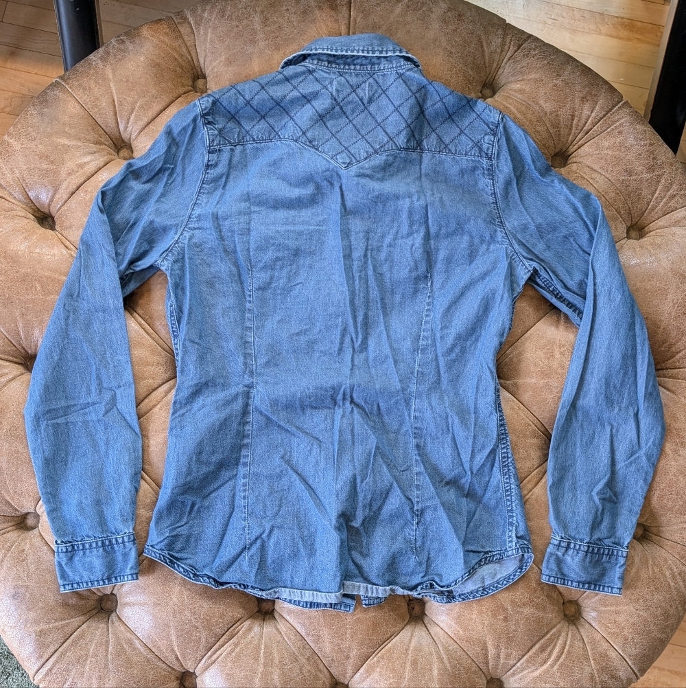 Levi's Women's Western Pearl Snap Denim Button-Up Shirt with Floral Trim Small - Picture 8 of 9